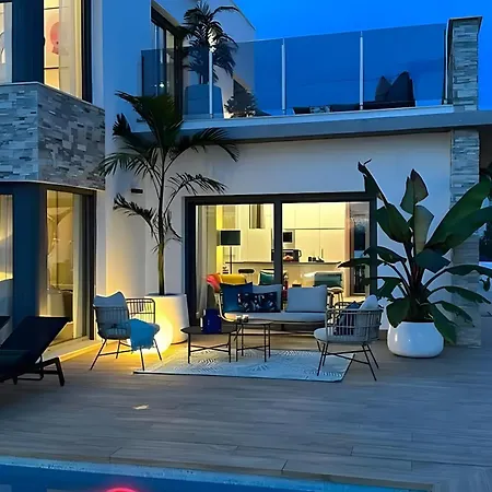 Villa 23 *