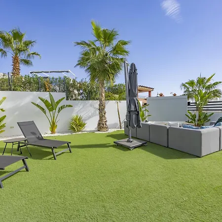 Villa 23 *